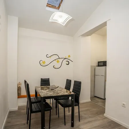 Apartment Lucija & Katia *