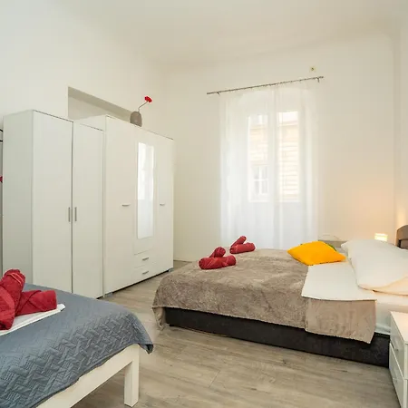 Lucija & Katia Apartamento Rijeka